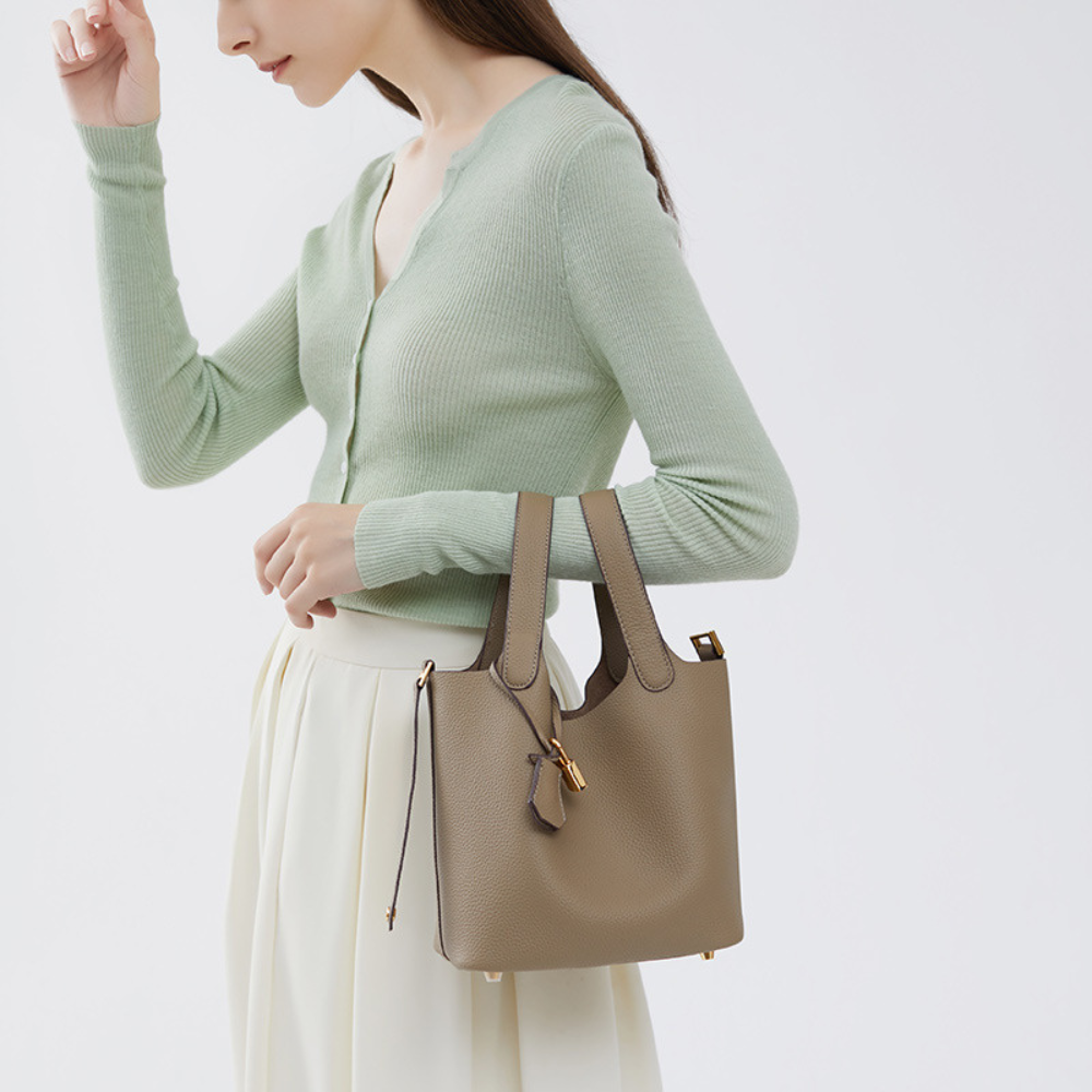 Ella | LEATHER BUCKET HANDBAG